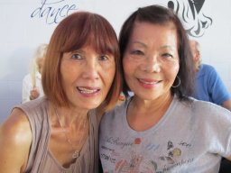 BB 09 NICE LOOKING WORMEN